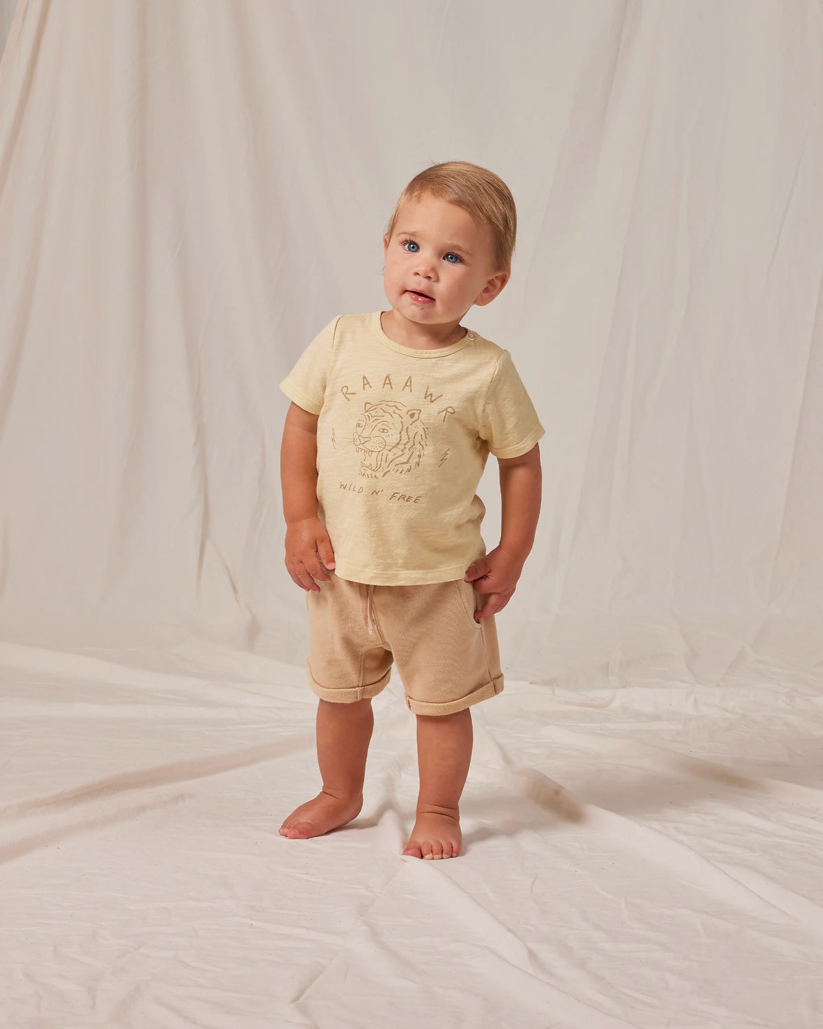 relaxed short || sand