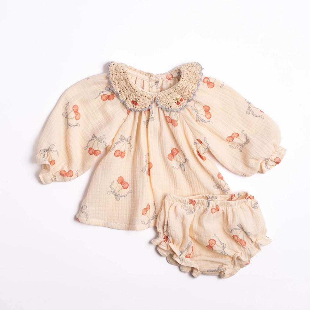 Eloise Set in Winter Chérie